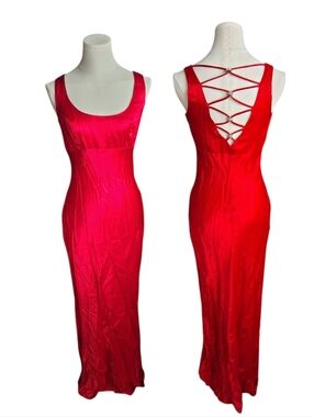 Night Scene Lady In Red Crystal Beaded Strappy Backless Prom Dress Size 5/6